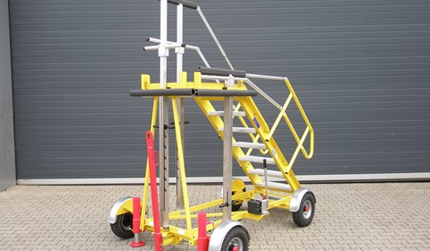 Fixed Height Stand with Flexible Railing System (FRS)