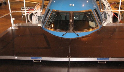 Cockpit Window Stand Embraer